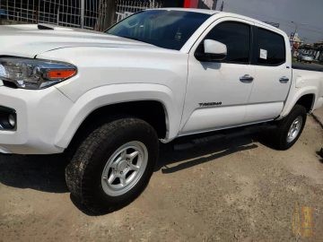 TOYOTA TACOMA 2023